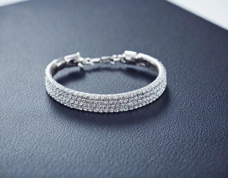 Pulsera de Circón, del carmesí de tus besos, como desnuda te extraña, nada soy si no eres nada, es mi regalo por eso